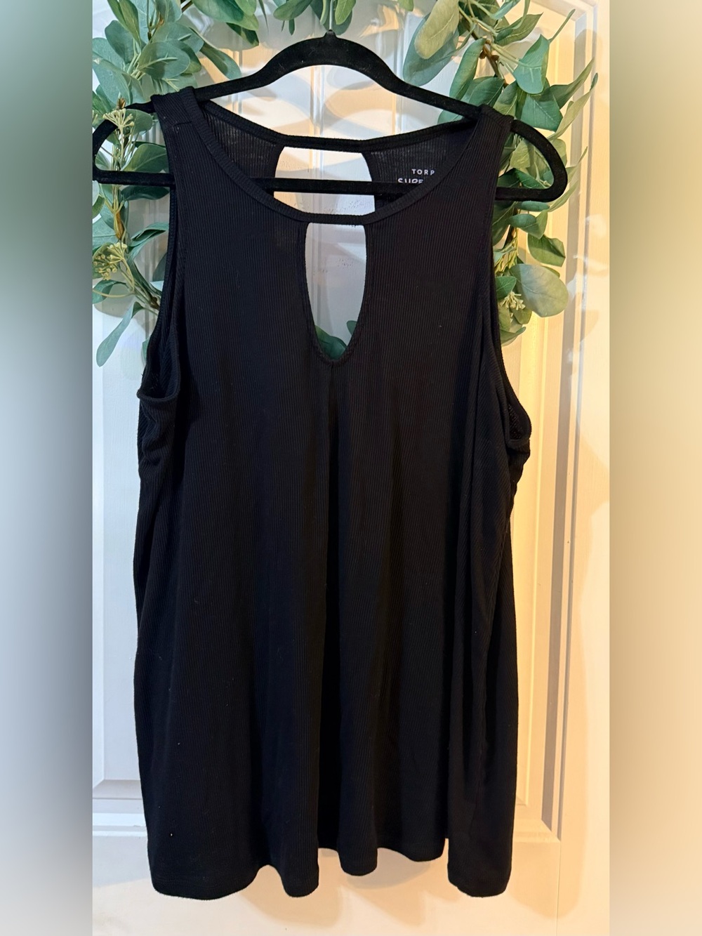 💫2/$25 • Torrid Super Soft Knit Black Ribbed Keyhole Tank